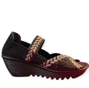 Bernie Mev  Black and Bronze Color Woven Wedges